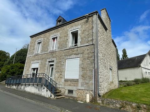 Dpt Côtes d'Armor (22), à vendre SAINT NICOLAS DU PELEM maison P7 de 200 m²