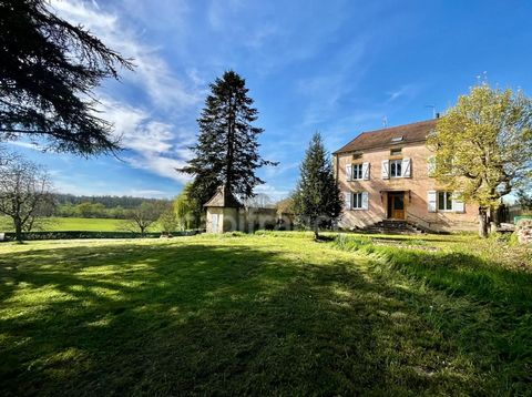 Maison 9 pièces avec vue et accès privatif Véloire, jardin 3 610 m², dépendances, Saint-Pierre-la-Noaille (42)