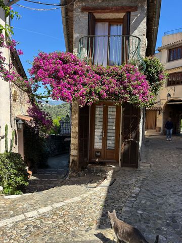 Maison de village à vendre 4 pièces haut de CAGNES SUR MER (06)