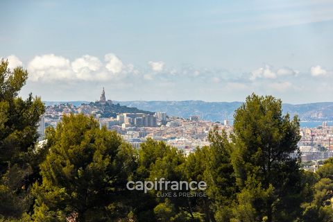 Marseille 9ème, Maison T7 de 260m2 avec piscine sur terrain arboré de 2500m2 avec vue sur la ville