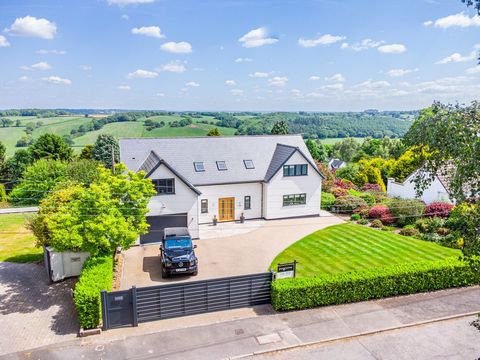Ideal for families or professionals seeking luxurious space and comfort, Morningside presents a rare opportunity to acquire a turnkey residence in arguably the most sought-after setting in the region. Upon entering Morningside, you’re welcomed by a g...
