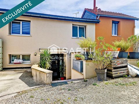 Pavillon 3 pièces, 2 chambres, terrasse, parking.