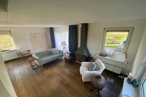 De landhuizen zijn compleet ingericht en zijn van alle gemakken voorzien, zoals: open haard, ligbad met douche, wasmachine en een keuken met magnetron. De meeste landhuizen hebben een romantische bedstee op de begane grond. Ook is er een aantal huize...