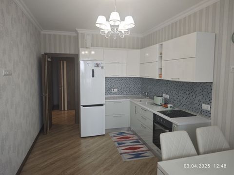 Арт. 100390533 В новом современном жилом комплексе бизнес-класса предлагается к продаже двухкомнатная квартира, расположенная на восьмом этаже монолитного здания. Из окон квартиры открывается великолепный панорамный вид на горы и город, что делает эт...