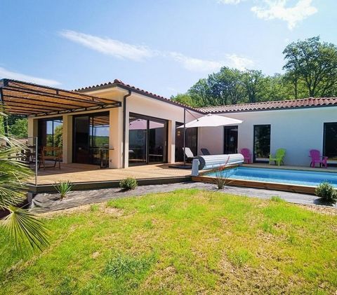 Proche de Figeac maison neuve de plain pied avec piscine