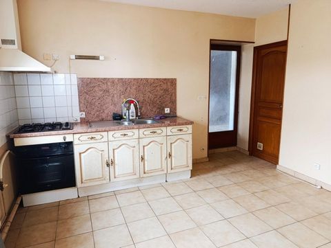 Charmante maison de ville 4 pièces à Issoudun (36) – Proche commodités, avec courette et cave voûtée
