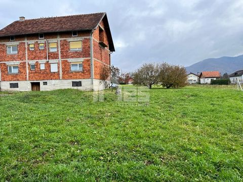 Location: Zagrebačka županija, Bistra, Oborovo Bistransko. A one-story house with a garden in Oborovo Bistranski is for sale. The house with an area of ​​440 m2 is located on two plots with a total area of ​​3,774 m2. The house consists of a basement...