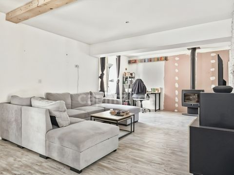 Maison de village de 82m² et ses 2 chambres. Fort potentiel restant à exploiter en cur de bourg