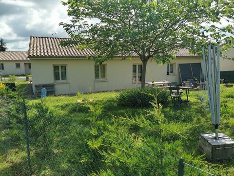 Pavillon en plein coeur du Village de Verteuil sur Charente (16)