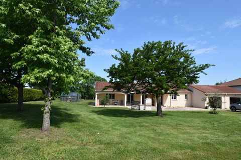 Proche Charlieu - maison plain pied - 115m² -