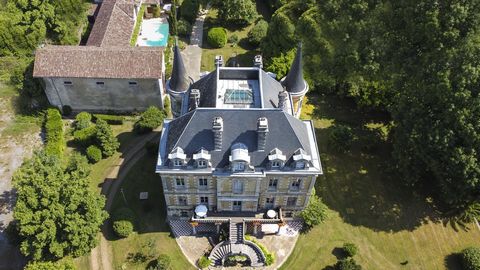 Château du 19ème avec dépendances à 45mn de Biarritz