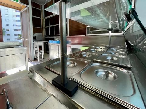 Établissement commercial de 68m2 situé dans les locaux du bâtiment NeoPark à Carnaxide, municipalité d'Oeiras, où vous pourrez profiter d'une importante source de revenus. NeoParque Building est un développement qui abrite plusieurs entreprises où el...