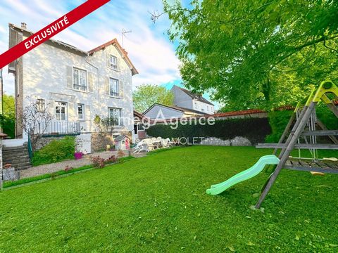 Beaux volumes pour cette Maison de caractère 8 pièces
