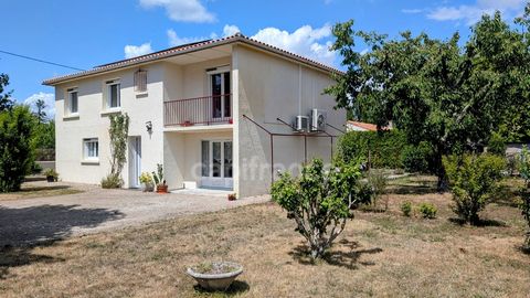 Maison à vendre GENSAC LA PALLUE avec ses 140 m² habitables et son jardin arboré