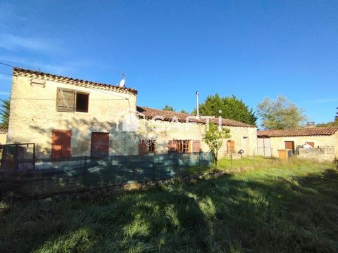 Maison d'environ 120 m² à rénover avec 3200m² de terrain