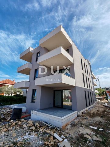 Location: Zadarska županija, Zadar, Diklo. ZADAR, DIKLO - New construction! Beautiful apartment with sea view just 50 meters from the beach! S4. Diklo, a place located on the edge of Zadar, is synonymous with peace, beauty and proximity to the crysta...