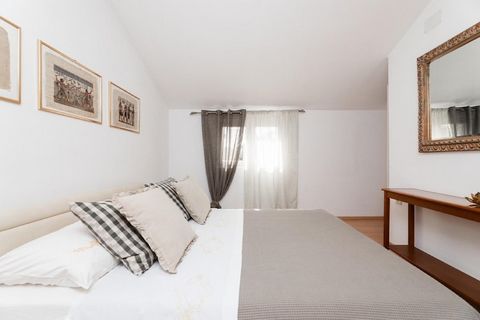 Apartments Roda are located on the Island of Brač, a quiet Island with rich cultural and historical heritage, beautiful beaches and scenery, just 17 km away from the Split. Luggage storage before check in and after check out are available, so that yo...