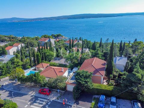 Location: Primorsko-goranska županija, Crikvenica, Dramalj. Detached house just 200 meters from the beach! Set within a beautifully landscaped garden filled with Mediterranean flowers and herbs, this family home offers complete privacy and comfort. T...