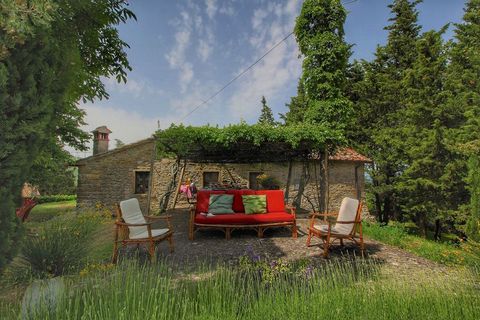 This pet-friendly cottage in Scheggia has 3 bedrooms, central heating, and a shared swimming pool. It is ideal for a group of 6 or families with children to spend a vacation enjoying the rustic environment and Tuscan life. You will love exploring the...