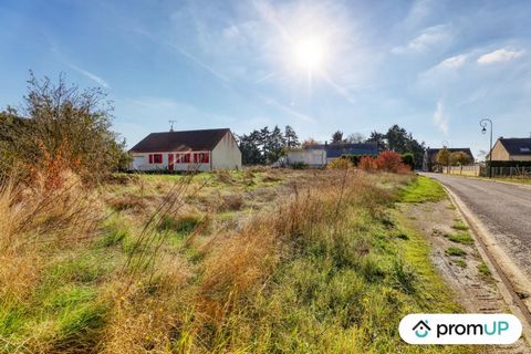 In this quiet and green village, we offer this building plot of 662 m² bounded, partially enclosed. This land has the great advantage of being flat, so easy to access and piscinable. The advantages of this land: it is divisible from 243 m² and its pr...