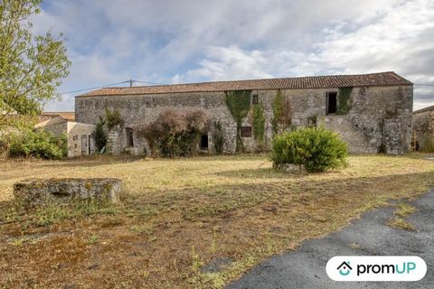 Only Grande Dimiere of 490 m2 in Loire-les-Marais, commune of Charente-Maritime, in the Nouvelle-Aquitaine region of 366 inhabitants 2 kms from Breuil Magne where the primary school is located, various shops and doctors, 6 kms from Rochefort-sur-Mer,...
