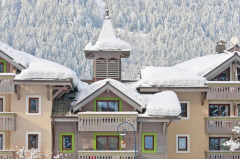 Ihre Residenz: Chamonix-Mont Blanc, kurz Chamonix genannt, ist einer der international renommiertesten Skiorte in den französischen Alpen. Allein schon der Klang des Namens lässt Wintersport-Herzen höher schlagen und weckt Fernweh zu den herrlichen A...