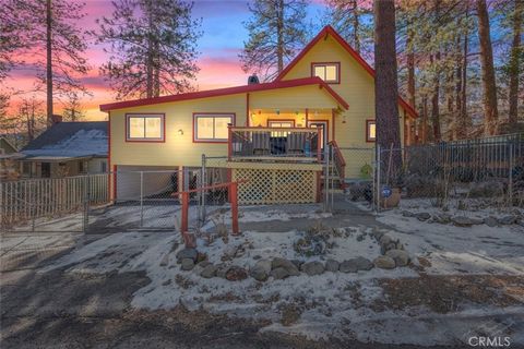 Beautiful Custom 4 Bedroom 3 Bathroom A-Frame Home In Wirghtwood With All The Upgrades And Within Walking Distance Of Downtown! This beautiful custom A-Frame home has a fully remodeled kitchen with state of the art stainless steel appliances, soft-cl...