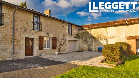 A18333SGA86 - Let yourself be seduced by this stone farmhouse, with its large cathedral lounge of 34 m2 and its lounge/dining room of 32 m2 with stone fireplace. The exterior around 900 sqm, has a terrace, a lawn area, a garage and a wood shed. Infor...
