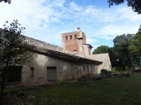 DOMUMEUROPA offers you within the natural park of Montseny this large rustic estate at 814 m² high with an area of 79 hectares and 1,619 m² built, distributed between a mansion, two terraced farmhouses and two warehouses. Apart at one end of the farm...