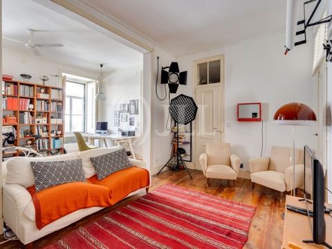 4+3-bedroom apartment, 155 sqm (gross floor area), with elevator in Baixa-Chiado, in the centre of Lisbon. Traditional architecture apartment spread over the original Pombaline layout with high ceilings, comprising two living rooms, kitchen, four bed...