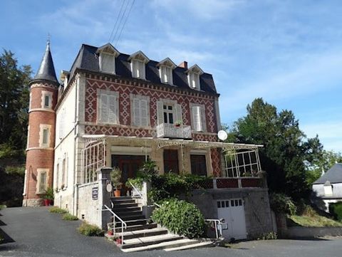 19th century manor house with garden of 5960 m² Est Creuse, in the heart of the Limousin spa resort and 35 minutes from the A71 motorway, 19th century manor house of approximately 320 m²: entrance, reception room, fitted kitchen, utility room, office...