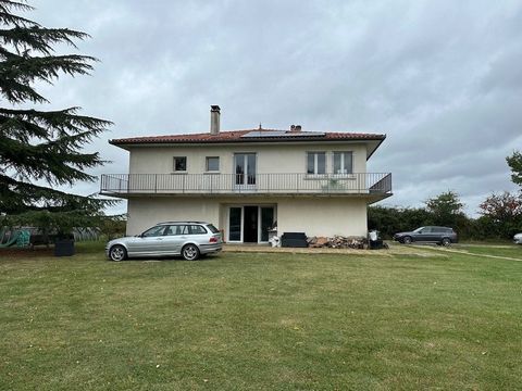 Summary This spacious two-level house, south facing, with 2480m2 of land built in 1972 is ideally located within walking distance of the charming town center of Eauze, the capital of Armagnac. Surrounded with fields and vineyards and with a short wal...