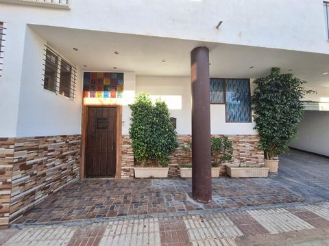 3-FLOOR BUILDING IN ARROYO DE LA MIEL - IDEAL INVESTMENT!!!~Large semi-finished project for sale.~Exclusive residential building, with an exceptional location, just 400 meters from the center of Arroyo de la Miel, convenient access to the highway and...