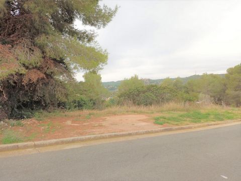 URBANIZABLE LAND of 813 M2 located in Vespella de Gaia, fully accessible and with all services, sewerage and street lighting, close to public transport.