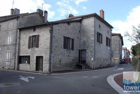 Less than 10 minutes from Piegut-Pluviers, in the heart of the PNR and on the edge of the Haute Vienne, village house large living room and its wood stove, living room, 2 bedrooms, bathroom, 2 toilets. Independent T2. Convertible attic and attic. And...