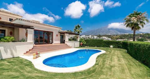 The villa has a privileged location, situated in the heart of Nueva Andalucía, one of the most demanded areas of Marbella. Just a few minutes’ drive to the prestigious Puerto Banus and its luxuries shops, restaurants and beaches and surrounded by th...