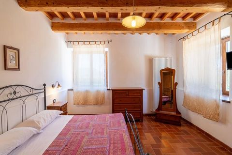 Ca Gione is a magnificent Country House located on top of a hill with a breathtaking view. The farmhouse has been renovated with the utmost care, with spacious apartments equipped with all comforts. It is ideal for a vacation with family. The locatio...