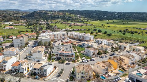 This well-esteemed two-bedroom apartment is nestled in the charming village of Tunes, part of the Silves Council. The property: Situated on the first floor of a small condominium comprising only six apartments, this residence was built in 2010, but i...
