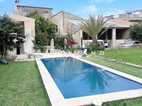 Manor house with an Oasis in the Backyard, in the middle of the Village, This impressive 18th century house in the centre of the wine-growing village of Binissalem combines everything that characterises the Majorcan architecture of that period. You c...