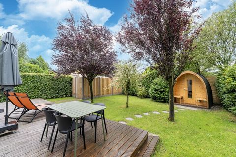 Enjoy a holiday full of luxury thanks to the elegant and tasteful interior in this Holiday home with 2 bedroom(s) in Stegeren. The Holiday Home is ideal for a family or a group of 4 friends. Enjoy the Private Sauna. The kitchen is fully equipped to p...
