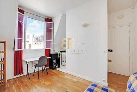 FAVORITE - Located rue de la Félicité, 5 minutes walk from the Pont Cardinet metro station (metro 14). Cabinet BR IMMOBILIER presents this studio of 13.25 m2 (12.50 m2 Carrez) on the 5th and LAST FLOOR without elevator of a beautiful old building. Th...