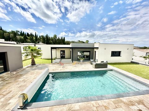 At the gates of CARCASSONNE, 5 minutes from the medieval city in a very popular village, Come and discover this BBC house with a contemporary look, four sides and on one level in a residential environment. Upon entering, you will be charmed by a huge...