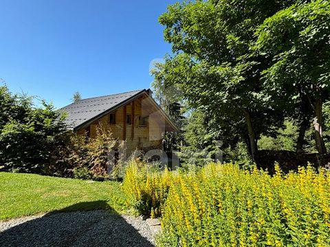 Sur la belle station de Saint François Longchamps, avec ses 165 km de pistes skiables en liaison avec la station de Valmorel, propriété composée de deux magnifiques chalets en bois et en pierre. Charme savoyard à l'état pur. La propriété se trouve à ...