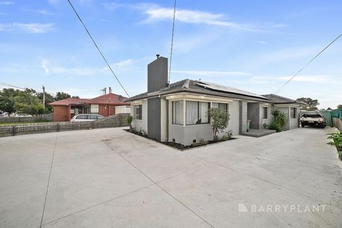 Démarquez-vous de la foule avec cette maison familiale élégamment mise à jour et magnifiquement présentée, offrant des intérieurs modernes et lumineux et un luxe quotidien dans un emplacement fantastique à quelques minutes du centre commercial de Dal...