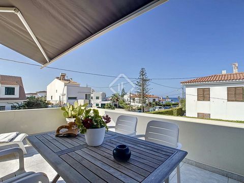 Lucas Fox presents this wonderful two-storey villa with separate entrances, with a surface area of 345 m² on a 507 m² plot very close to the seafront promenade of Ciutadella, in Menorca. The property is distributed over two floors. The ground floor o...