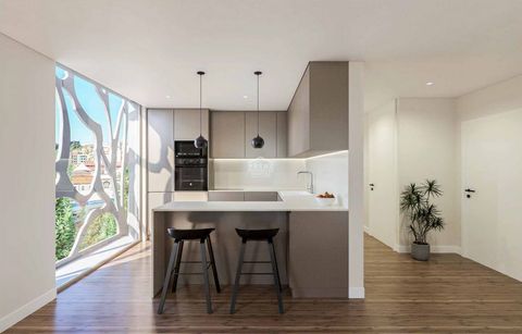 Located in Funchal. Situated within the picturesque parish of Santa Luzia, Hinton presents an enticing new development, offering a collection of 40 exquisitely designed city apartments. Nestled in a tranquil yet central location, these apartments pro...