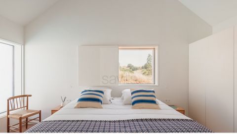 Two-bedroom villa with 123sqm of gross construction area and 177sqm of exterior area. In the heart of Baixo Alentejo, in the district of Beja, lies Herdade da Torre Vã, a place where each visitor can write their own story. This visionary project, cre...