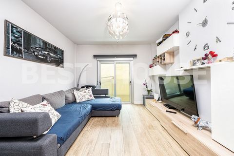 WOHNUNG MIT NUR 5 JAHREN ALTER Eine GELEGENHEIT, um in eine NEUE Wohnung einzuziehen! Im Zentrum von Vecindario, einer PRIVILEGIERTEN ZONE, NUR 15 MINUTEN vom Playa de InglÃ©s entfernt, wo Sie sich mit seinem Klima und seinen StrÃ¤nden entspannen kÃ¶...