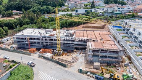 Appartement met één slaapkamer in de gated community Real Serenity in São Cosme - Gondomar. Ideaal voor gezinnen die op zoek zijn naar het comfort van goede ruimtes, balkons en terrassen, evenals de veiligheid en levenskwaliteit van het leven in een ...