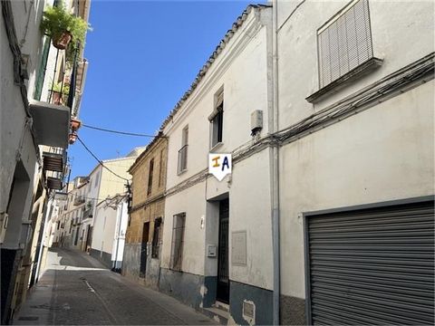 Dieses 194 m² große, renovierte Stadthaus mit 3 Schlafzimmern und 2 Bädern befindet sich in der beliebten historischen Stadt Alcala la Real im Süden der Provinz Jaén in Andalusien, Spanien. Das Anwesen liegt im historischen Teil der Stadt. Wenn Sie d...